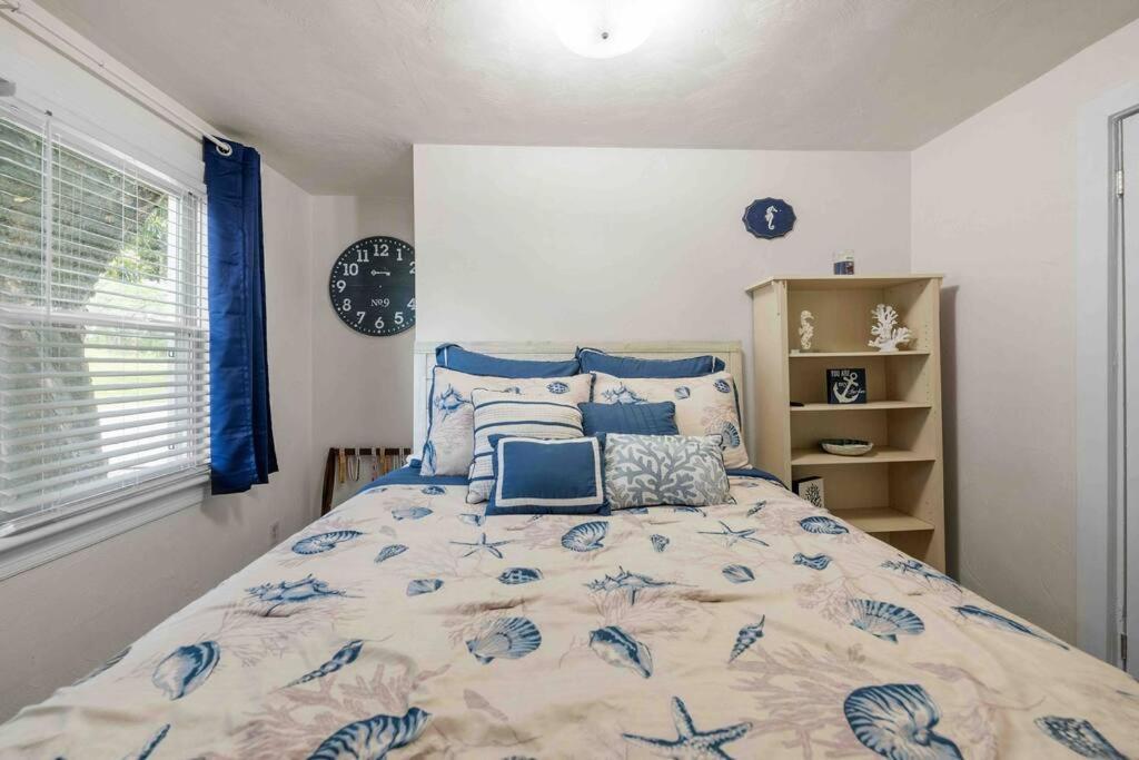 Beach Bungalow - 1 Block To Beach - Pets Welcome! 노퍽 외부 사진