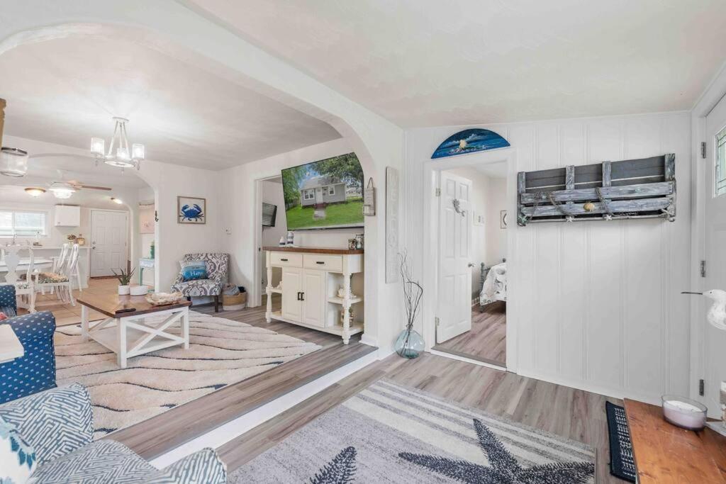 Beach Bungalow - 1 Block To Beach - Pets Welcome! 노퍽 외부 사진