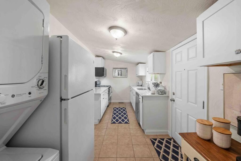 Beach Bungalow - 1 Block To Beach - Pets Welcome! 노퍽 외부 사진